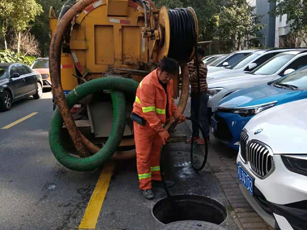 措美排污管道清淤